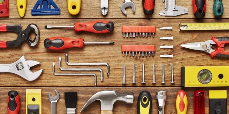 Imagem de ferramentas comuns de marcenaria, representando as 31 ferramentas para gerenciar riscos.